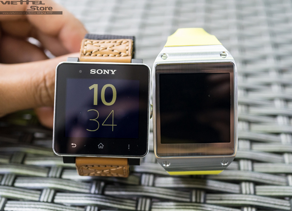 Sony Smartwatch 2 - Galaxy Gear: chọn em nào?